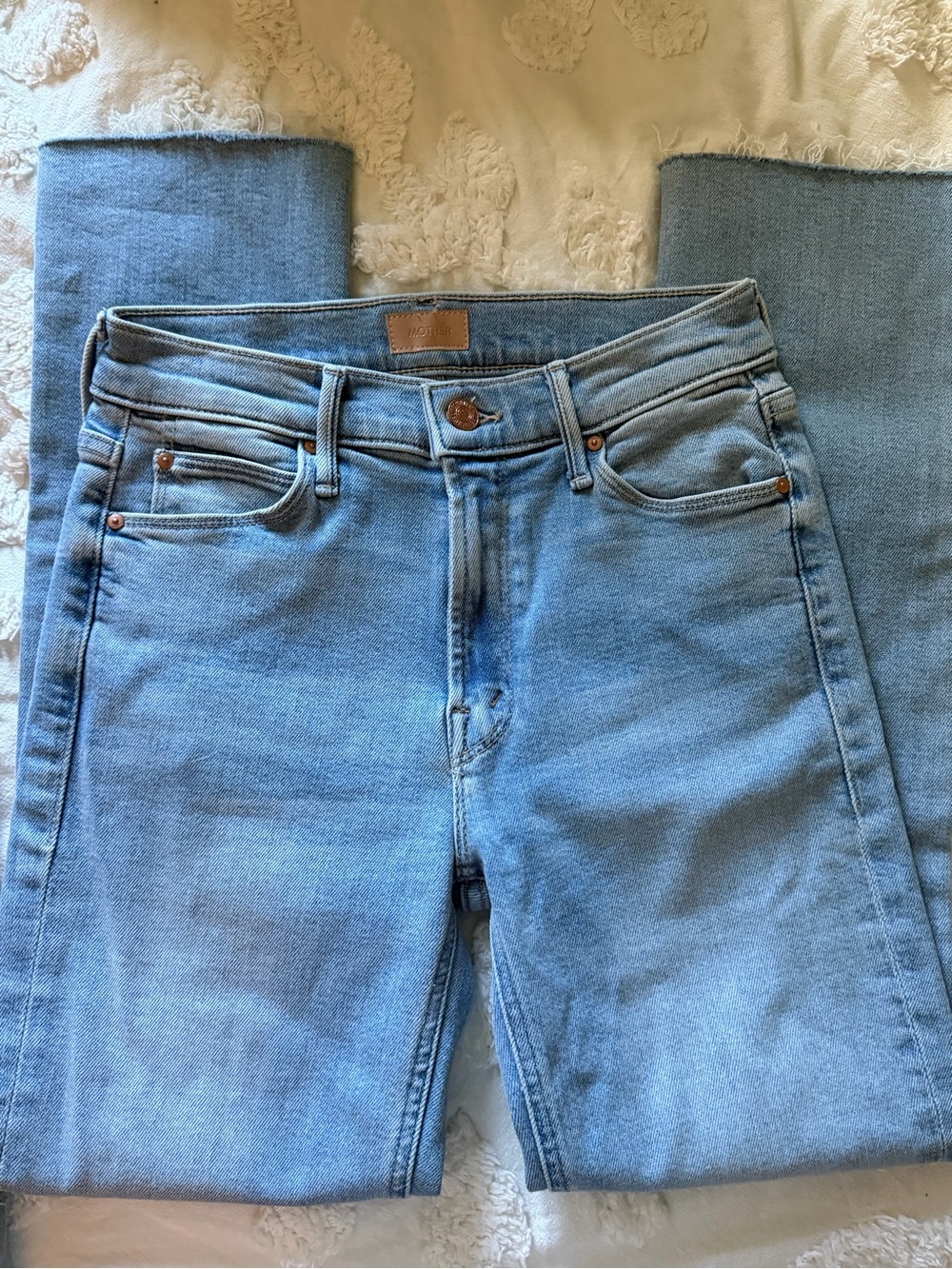 MOTHER Dazzler Mid Rise Ankle Fray Jean - Picture 2 of 4